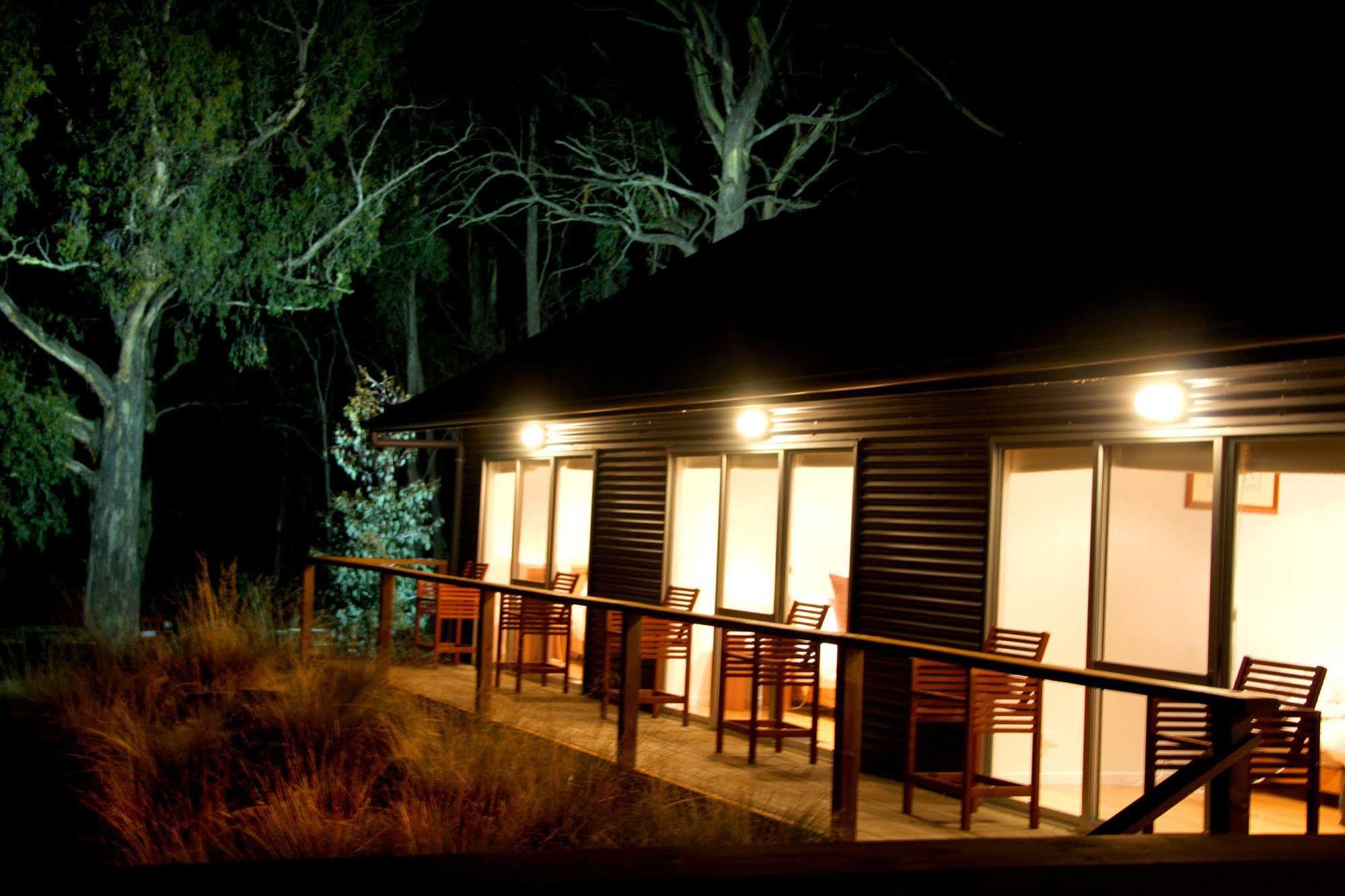 Blue Lake Lodge Steppes Екстериор снимка